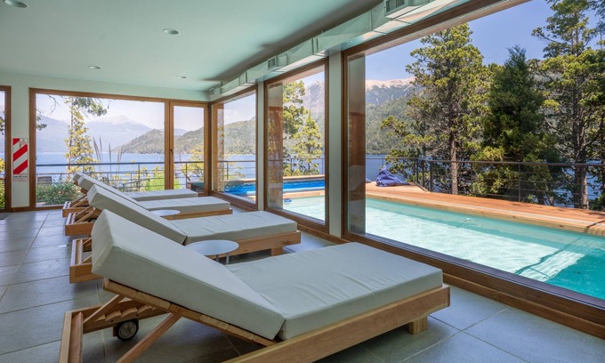 Villa Arelauquen Hotel | Suites del Lago Lenga