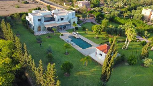 Annakhil Villa | Villa Patel
