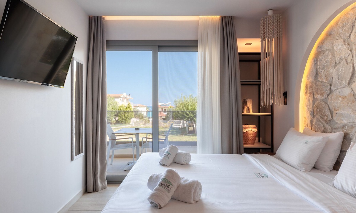 Polichrono House | Amalthia Luxury Suites