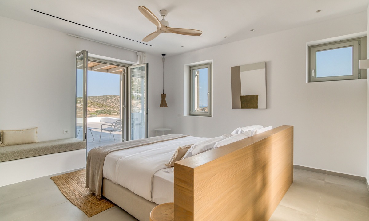 Paros Villa | Lily Rock Villa