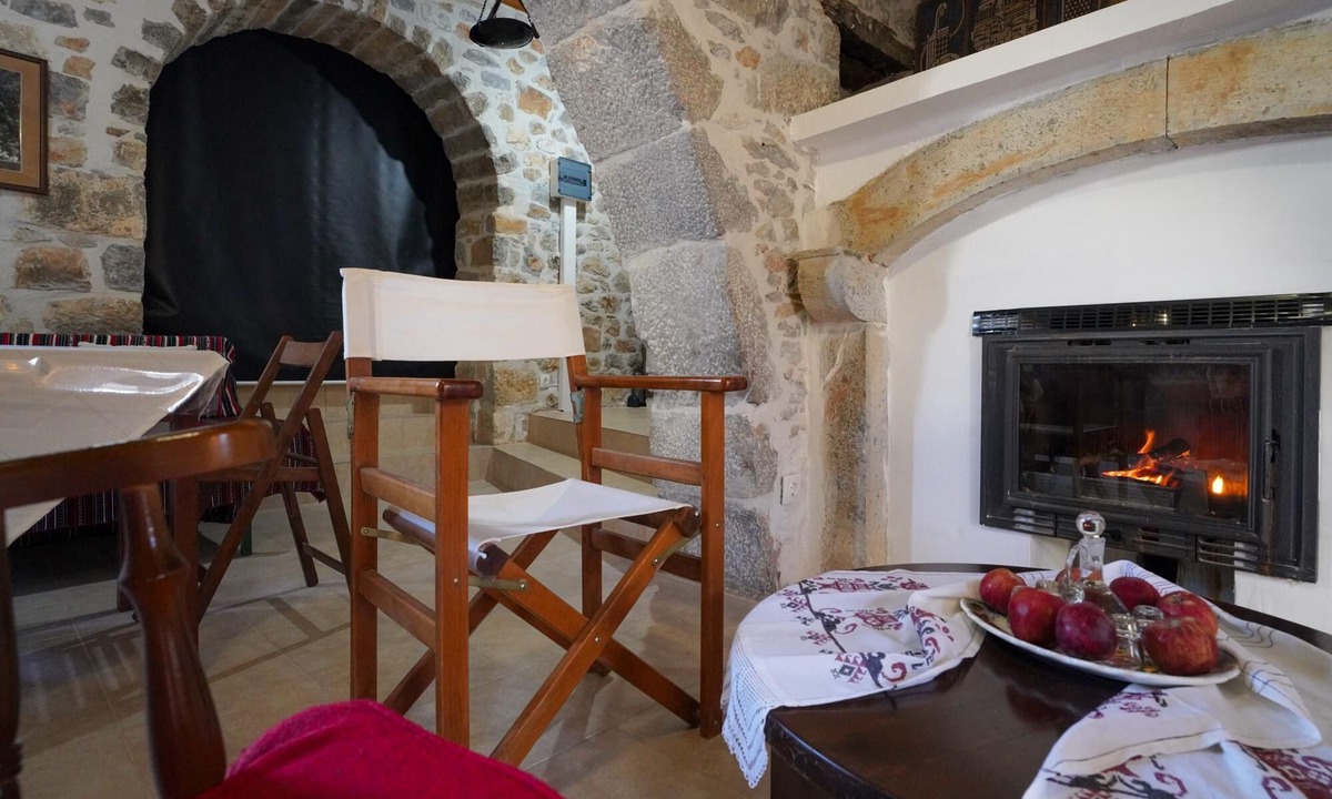 Marmaketon House | Vilaeti 1871 House - Cozy Winter Getaway