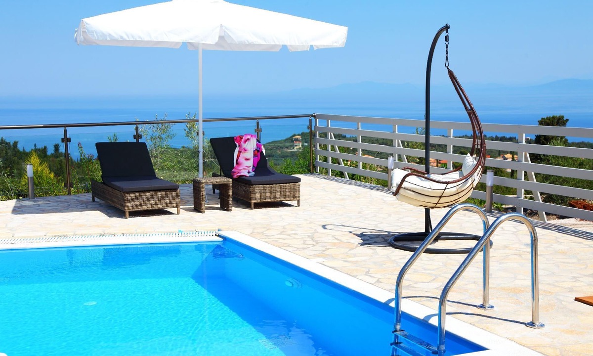 Tsoukaladhes House | Luxury stone villa Angela close to Kathisma