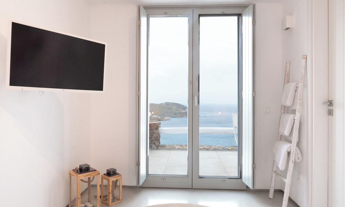 Kalafatis Hotel | The Summit of Mykonos
