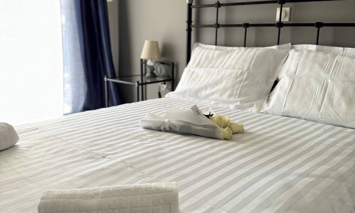 Vouliagmeni Apartment | Windsor Place - Self Check in With Code