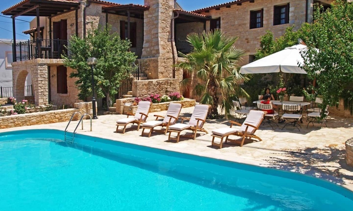Roumeli Villa | Electra Stone Suite