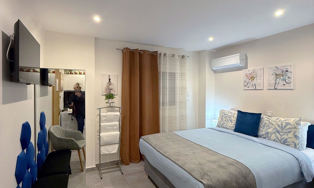 Spata-Artemida Bed & Breakfast | Aloha Inn