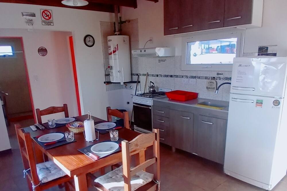 Macrozona Meseta Cerro Calafate Cabin | Cabaña Completa Ideal Para Grupos 5 Minutos Caminando del Centro de El Calafate!