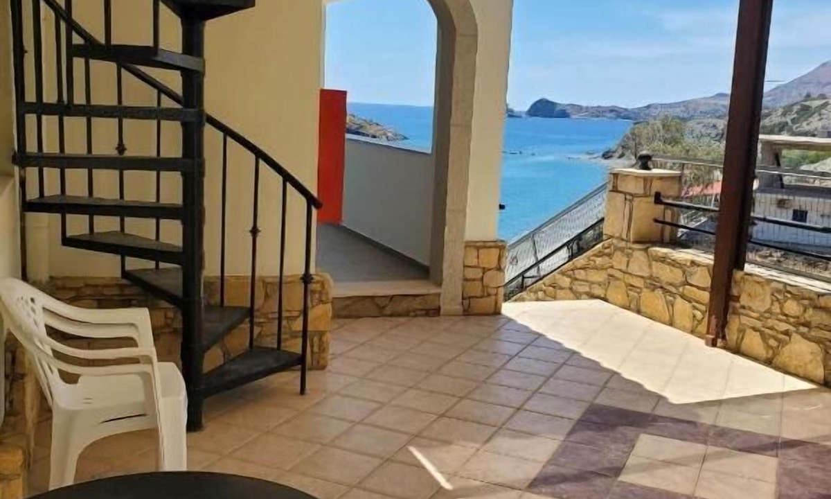 Crisostomos Hotel | Villa Koutsakis