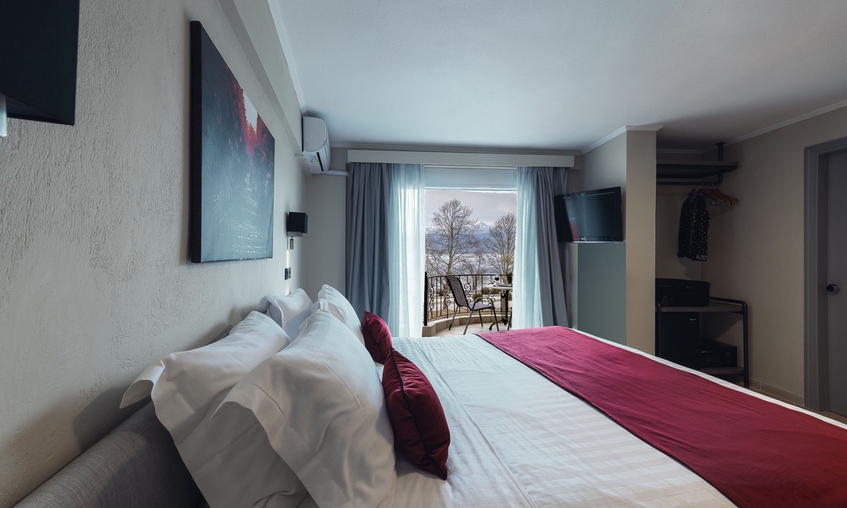 Ioannina Hotel | Akti Lake Living