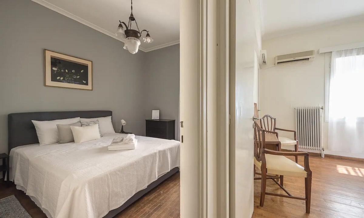 Makrigianni Apartment | Classic Athenean Apartment at Acropolis Museum & Metro