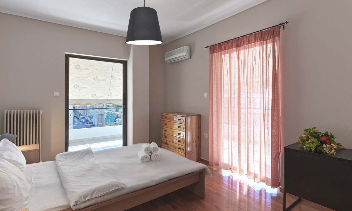 Zografos Apartment | Kotopouli 14 2 bd apt close to children's hospital