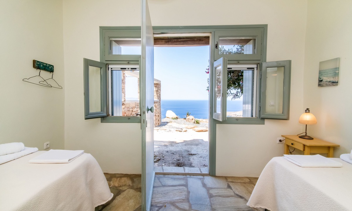 Exomvourgo Villa | ReGenesis Villas
