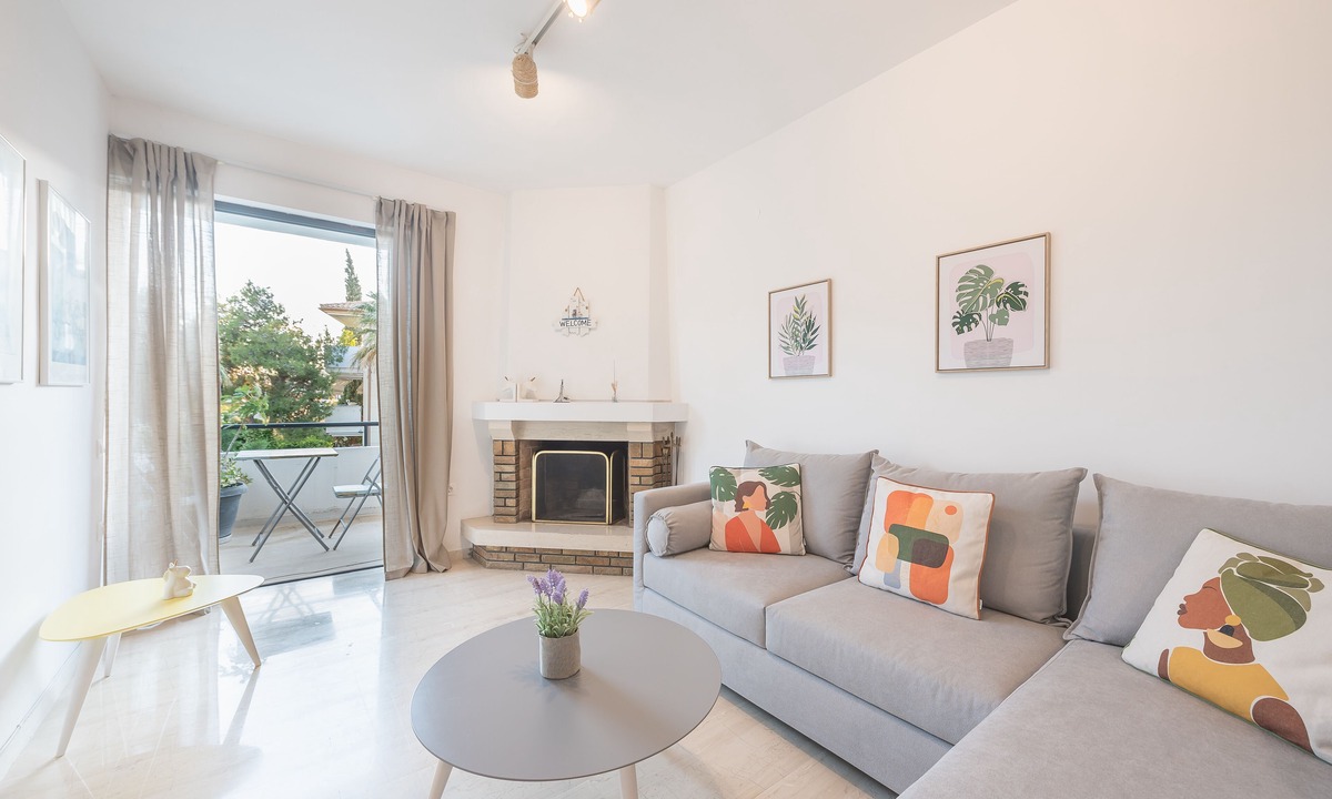 Vouliagmeni Apartment | Adelos Maisonette Near Vouliagmeni Beach