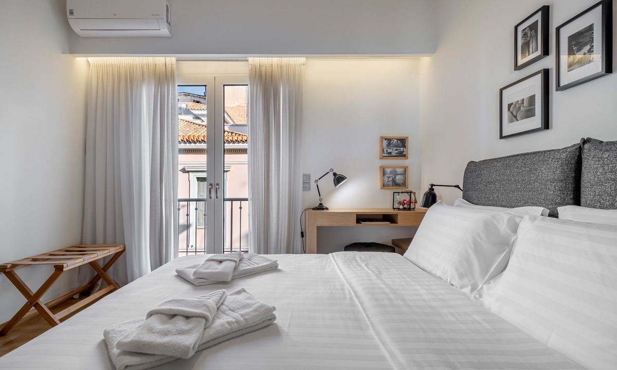 Plaka Apartment | A MINIMAL HAVEN BETWEEN THE ACROPOLIS AND SYNTAGMA