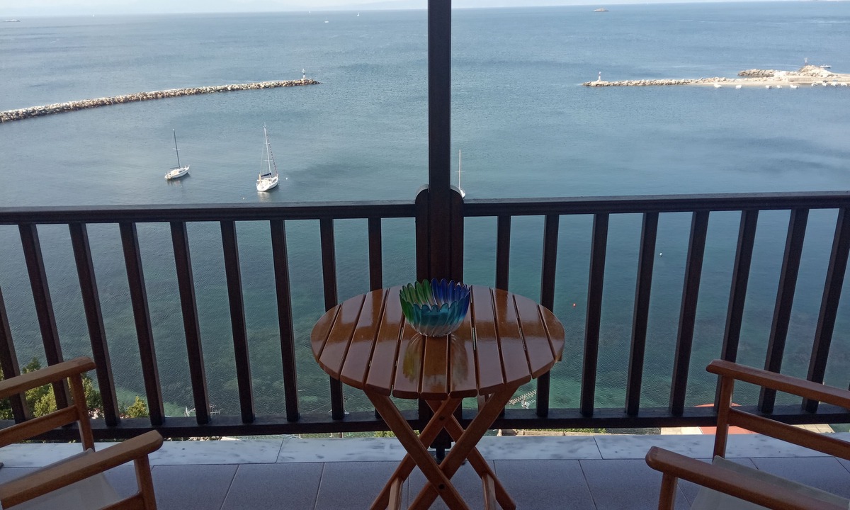 Loutraki Apartment | Selenunda