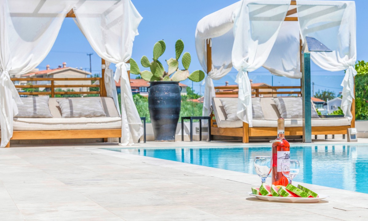 Rethymno Villa | Made of blue luxury souites collection