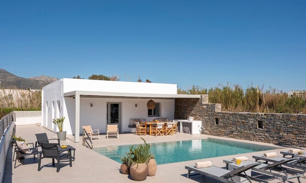 Logaras Villa | Moonshine Villa - A stone`s throw from the beach