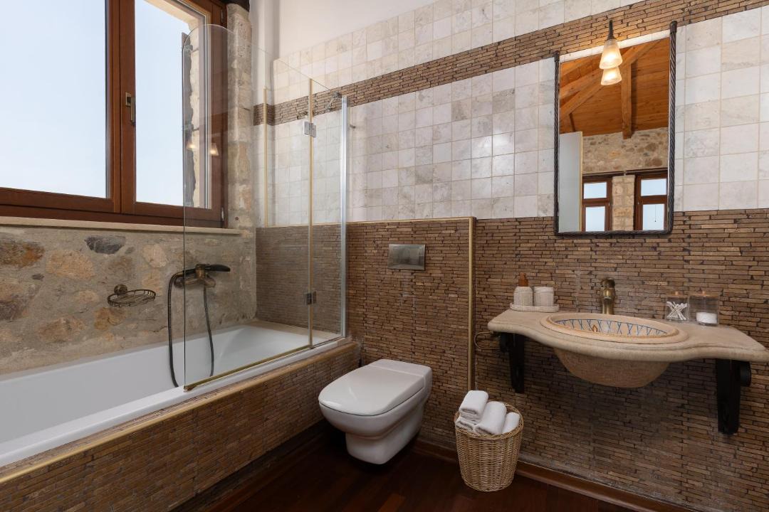 Maroulas Villa | Candice Villa Historic Venetian Retreat by Rentado