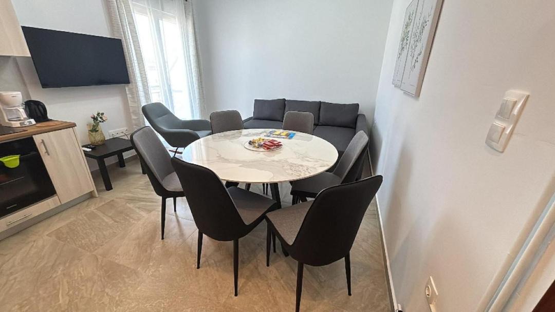 Lavrio Apartment | NEW 2 steps away from the port charming house