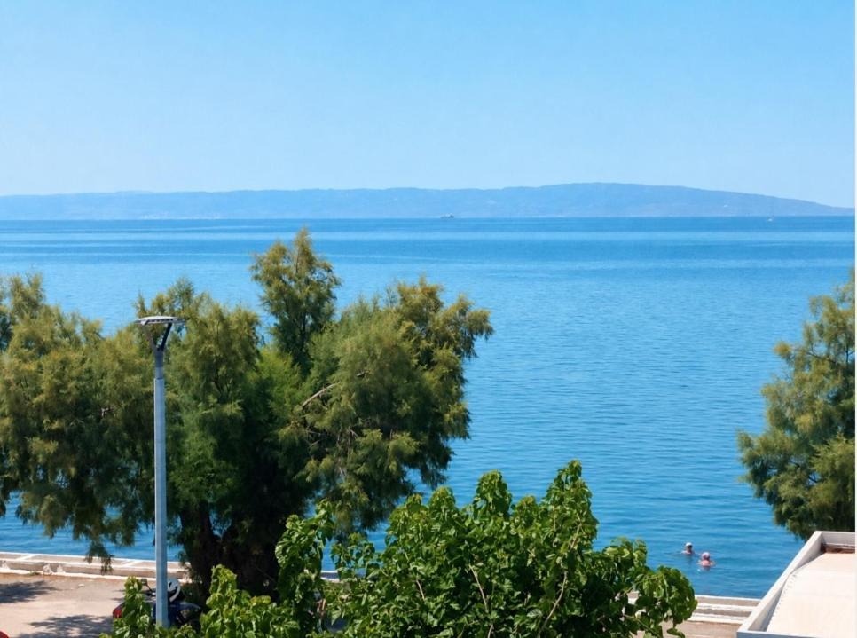 Voies Apartment | 'Εν πλώ Giouli's home