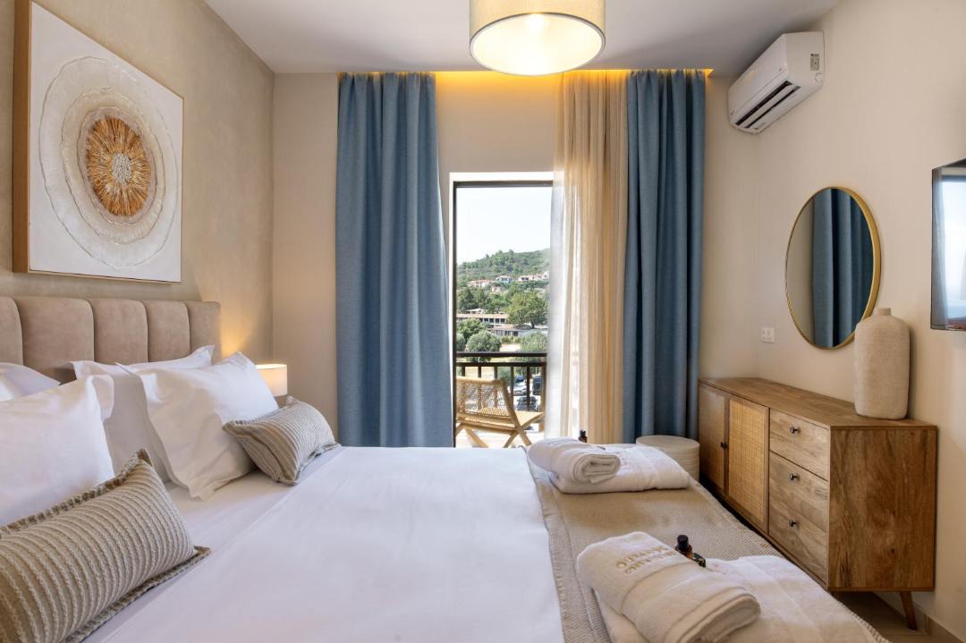 Ouranoupoli Apartment | OURANOS Coastal Suites