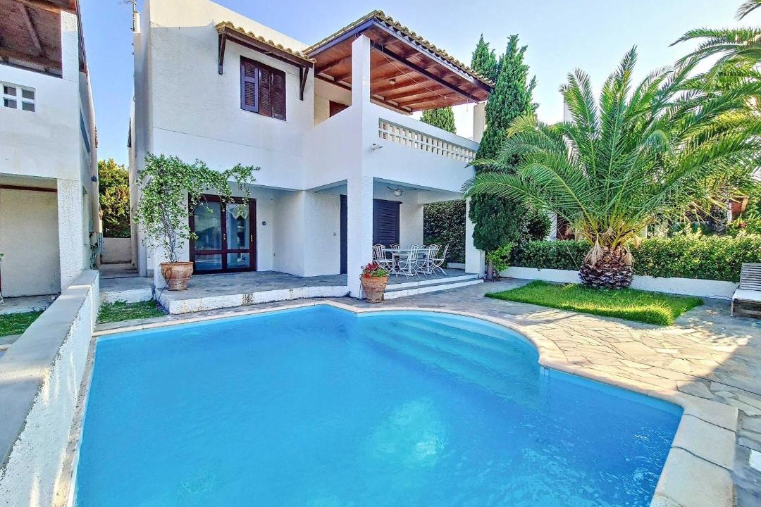 Plepi Apartment | Cosy Garden Flat, Beach, Pool