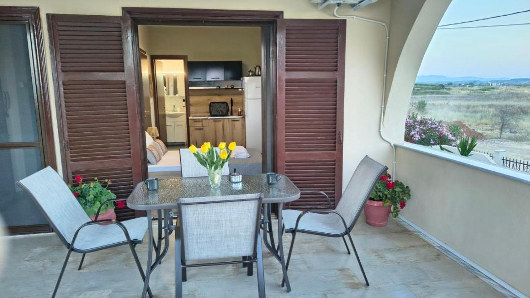 Paralia Dionysiou Apartment | The Peaceful Villa