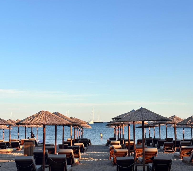 Varkiza Apartment | WALK2BEACH Riviera Beachfront Luxury Studio Suite - Steps to Yabanaki Varkiza