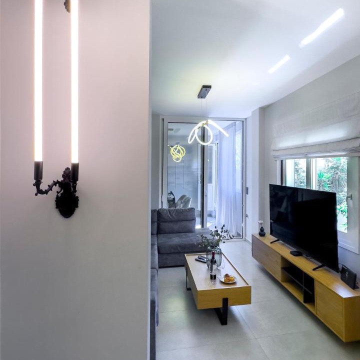 Filopappou Apartment | Callisto Family Apartment for 6 near Acropolis & Philopappou