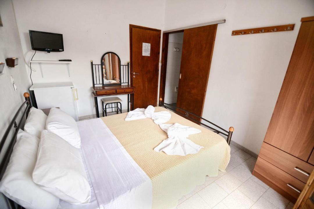 Therma House | To Gefyraki Rooms