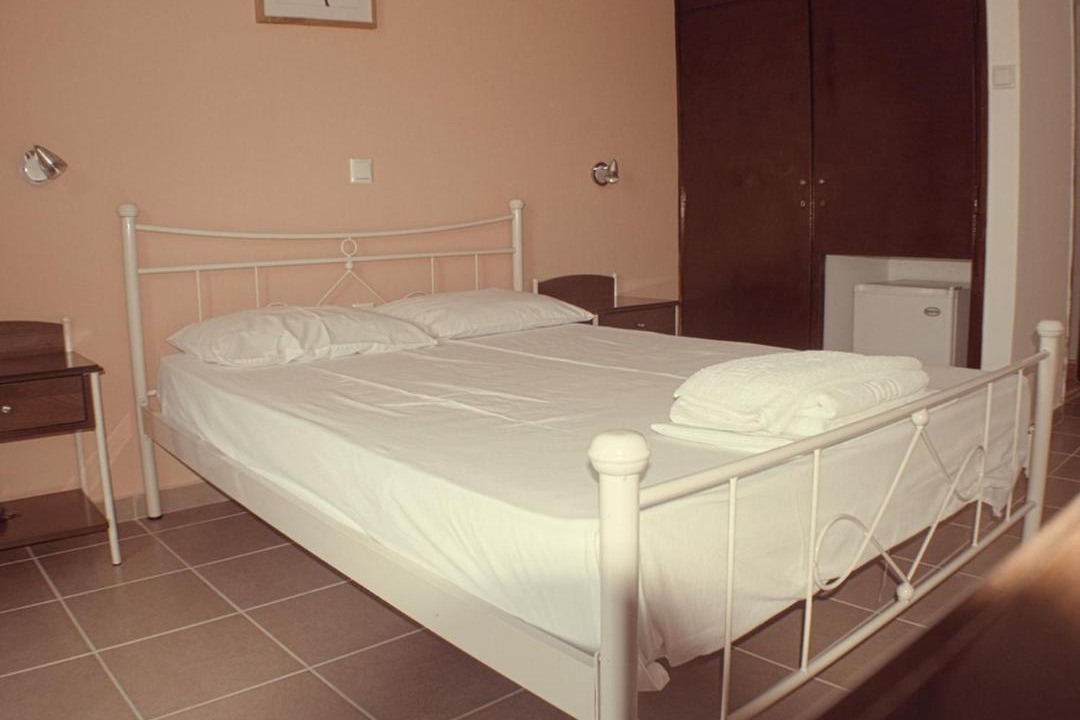Porto Rafti Hotel | Nikolaki Rooms