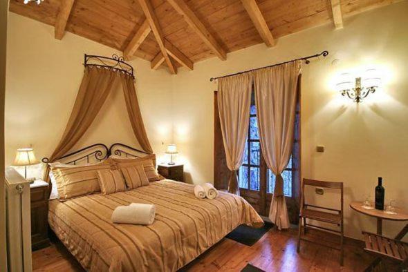 Trikolonoi House | Archontiko tis Zois