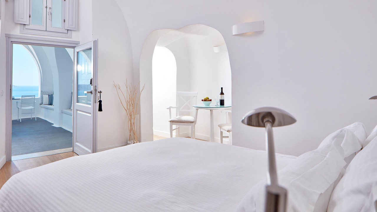 Photo of Bedroom in Oia