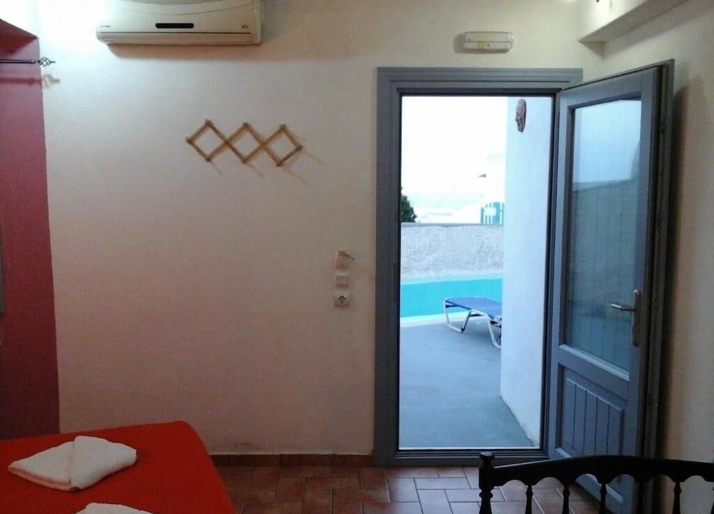Photo of Others in Fira