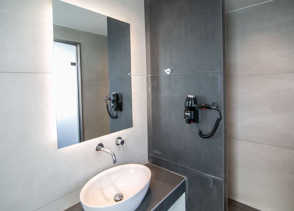 Photo of Bathroom in Vothon