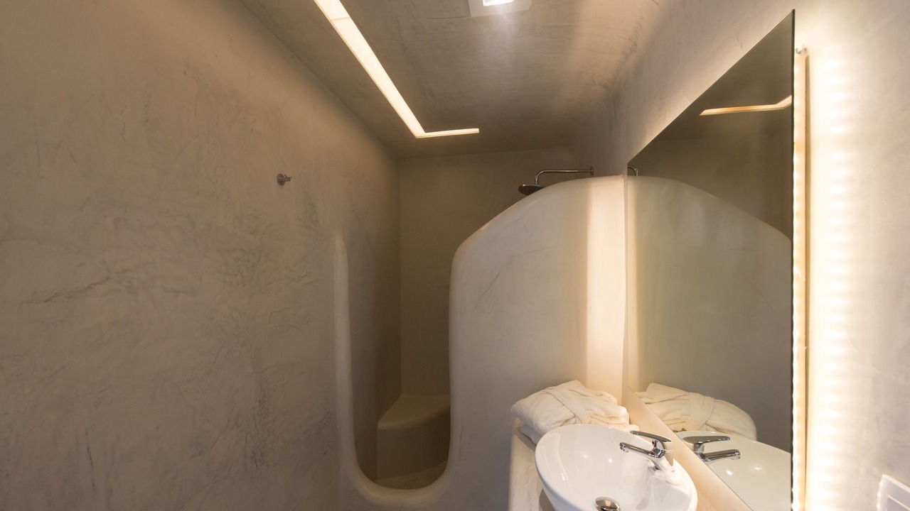 Photo of Bathroom in Fira