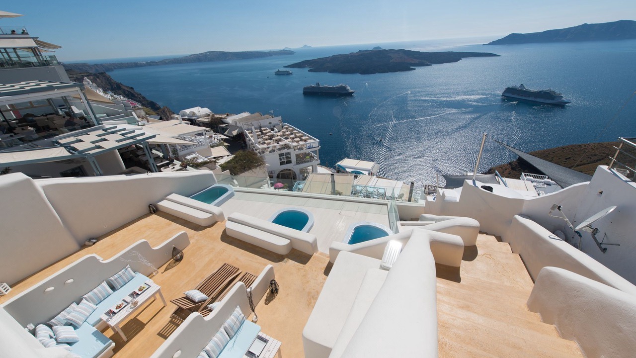 Photo of Others in Fira