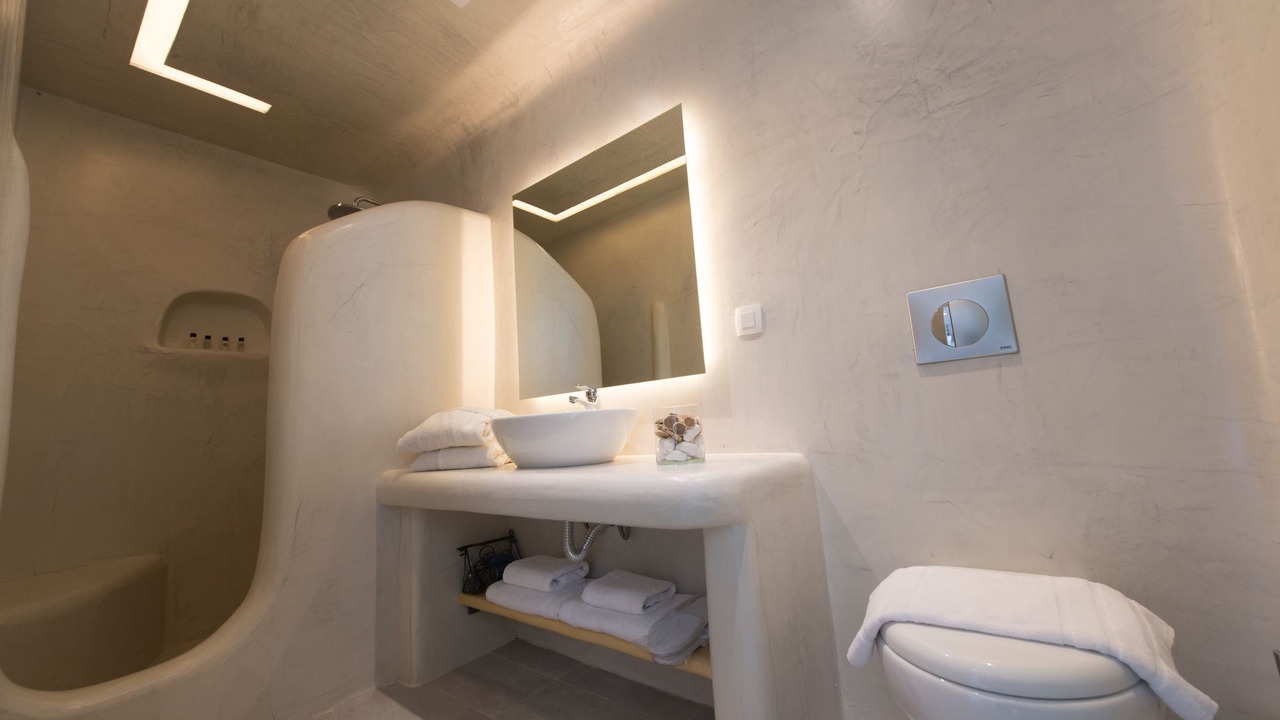 Photo of Bathroom in Fira
