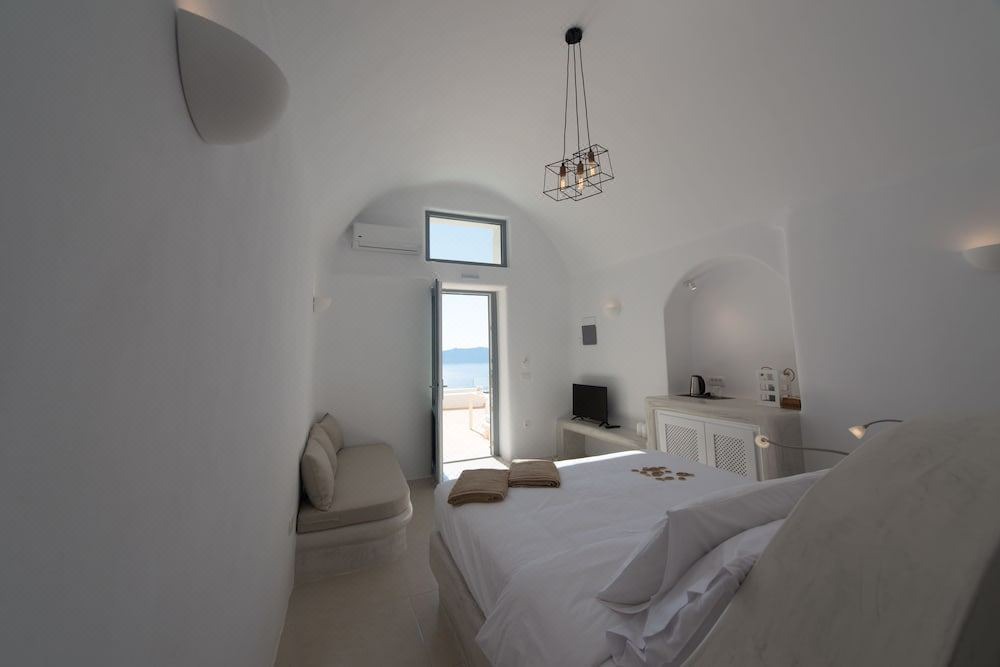 Photo of Bedroom in Fira