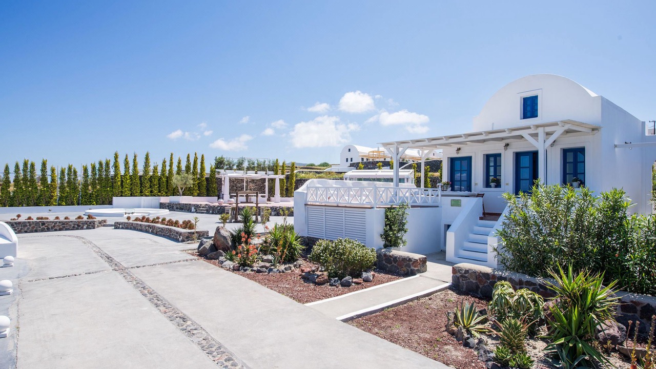 Photo of Buildings in Oia