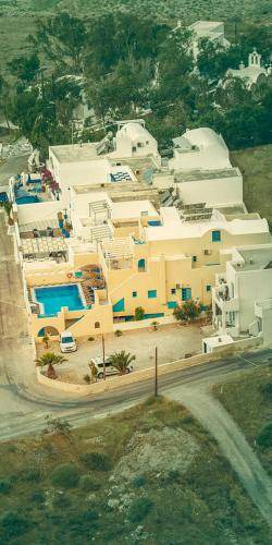 Photo of Others in Perissa