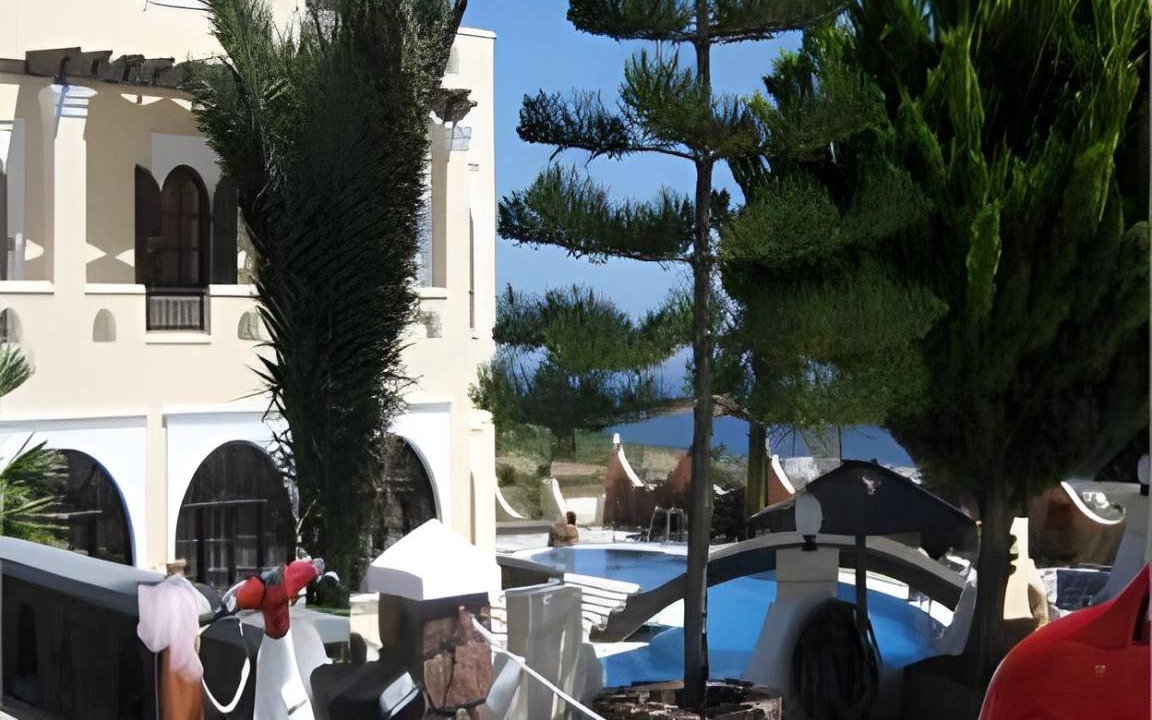 Photo of Others in Fira