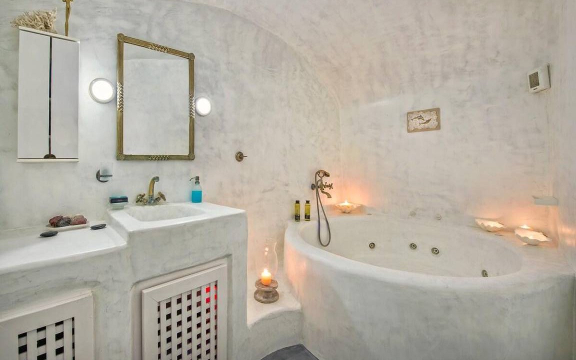 Photo of Bathroom in Exo Gonia