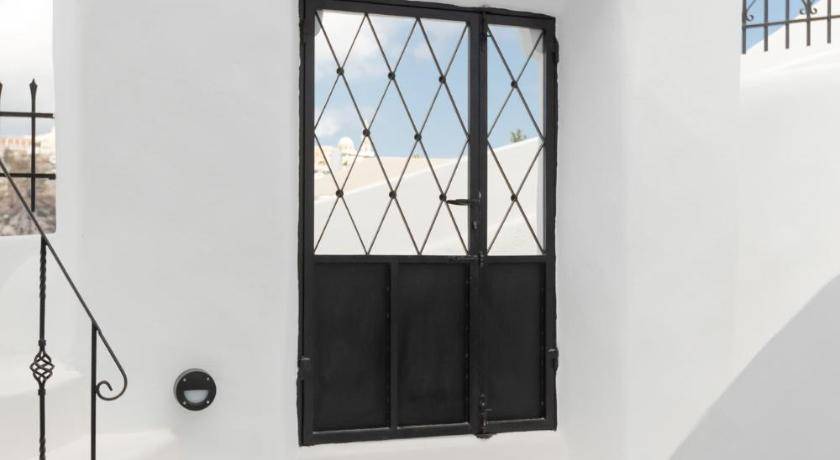 Photo of Others in Fira