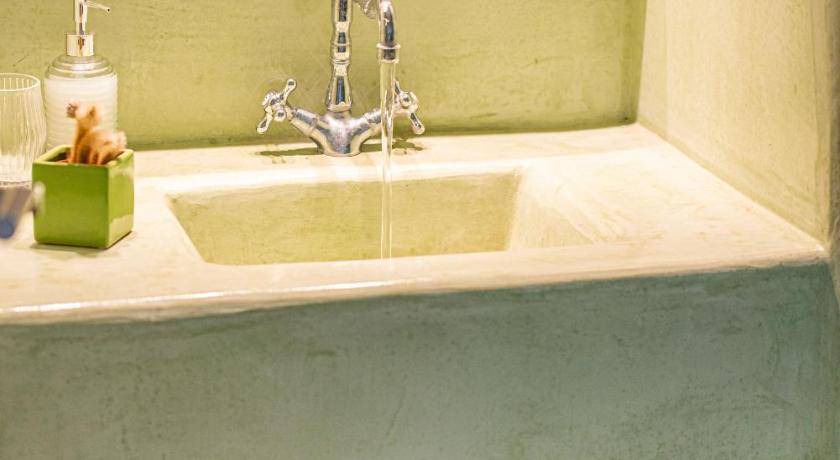 Photo of Bathroom in Exomytis