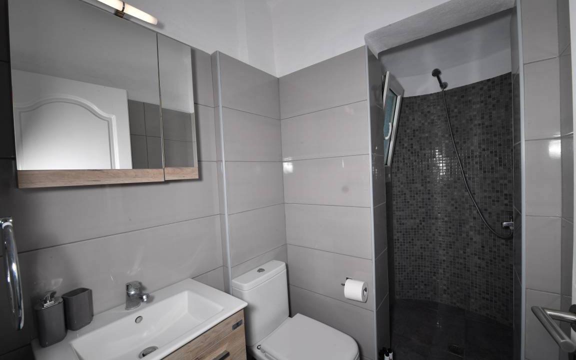 Photo of Bathroom in Fira