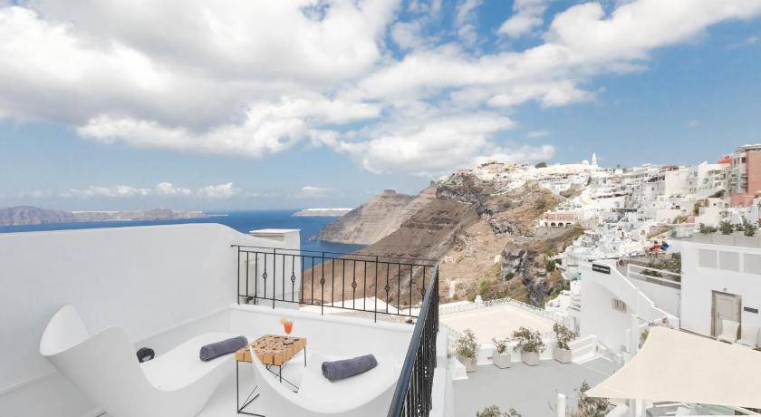 Photo of Others in Fira