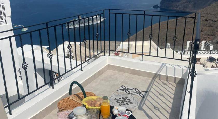 Photo of Others in Fira