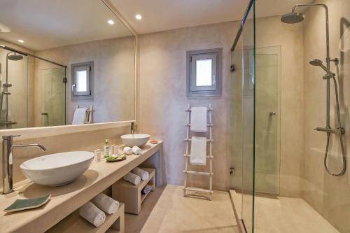 Photo of Bathroom in Kamari