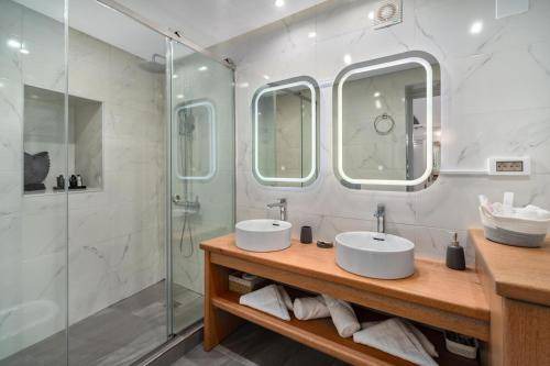 Photo of Bathroom in Oia